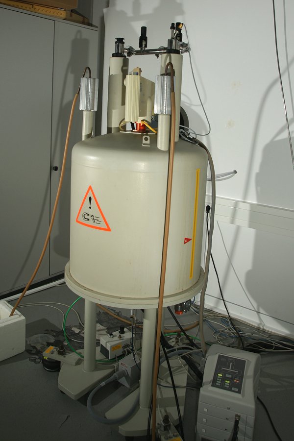 Bruker Avance DPX 200 MHz
