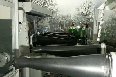 zwei Gloveboxen vom Typ Labmaster